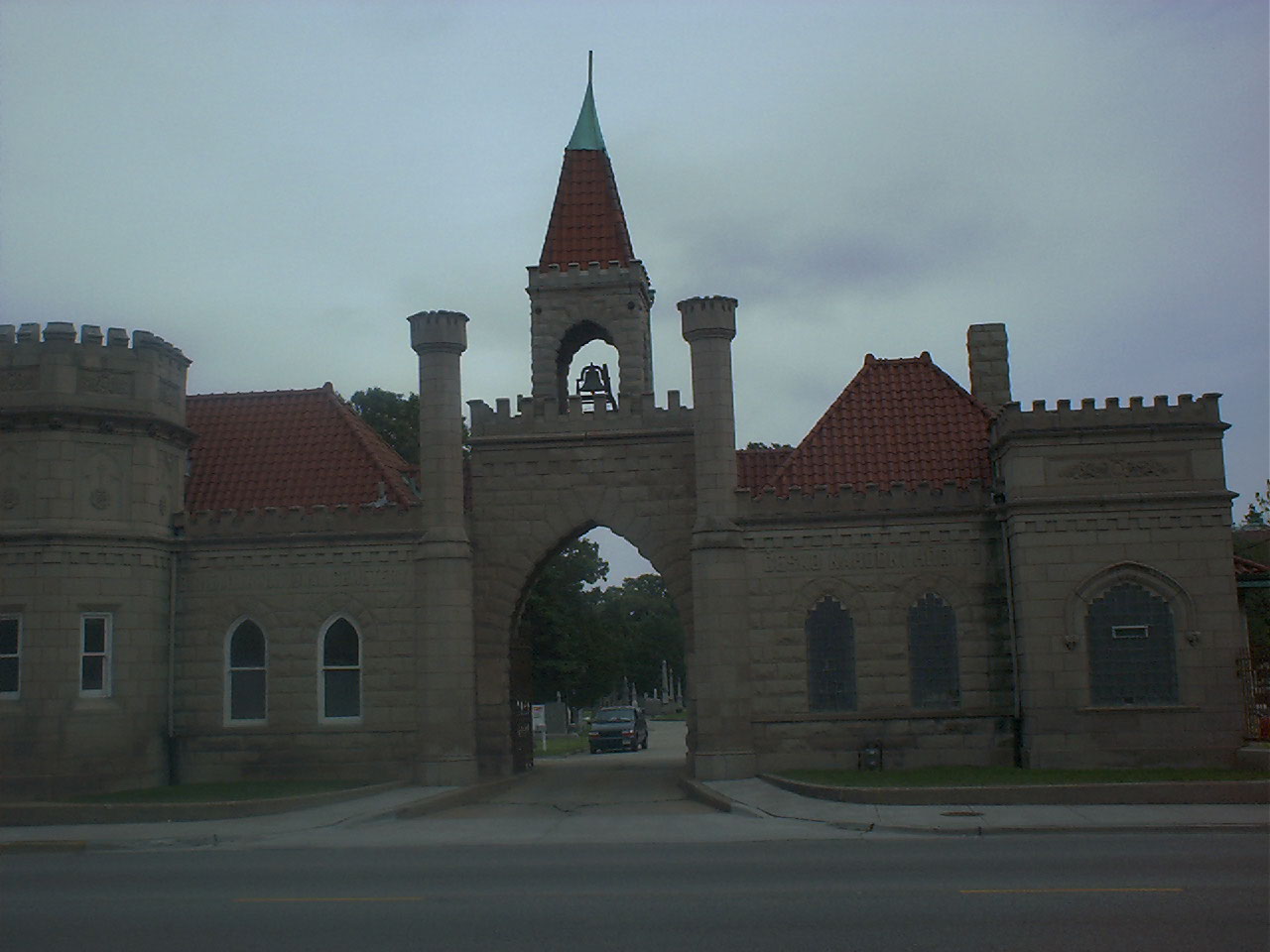 Bohemian National Cemetery entrance