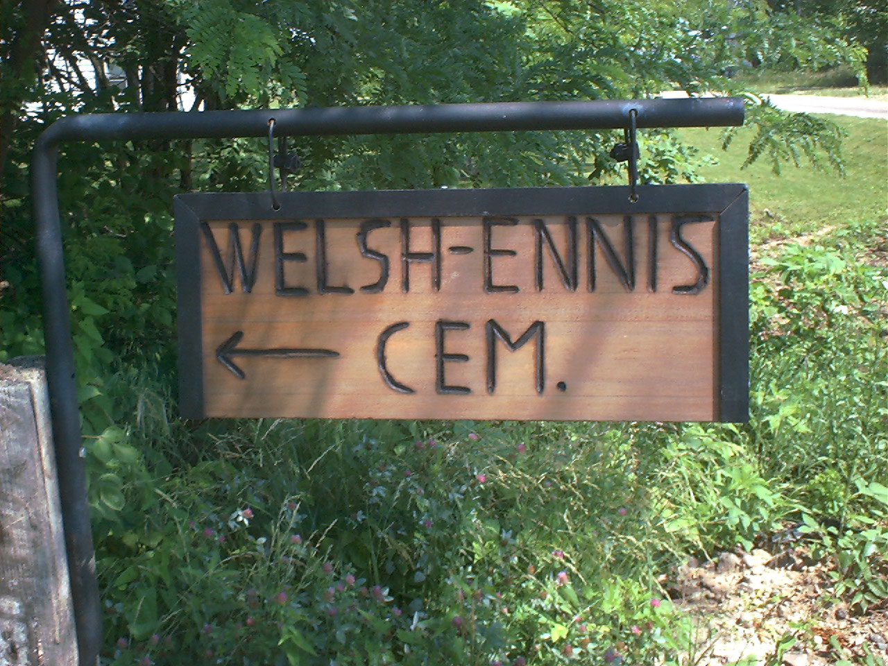 Ennis Cemetery sign