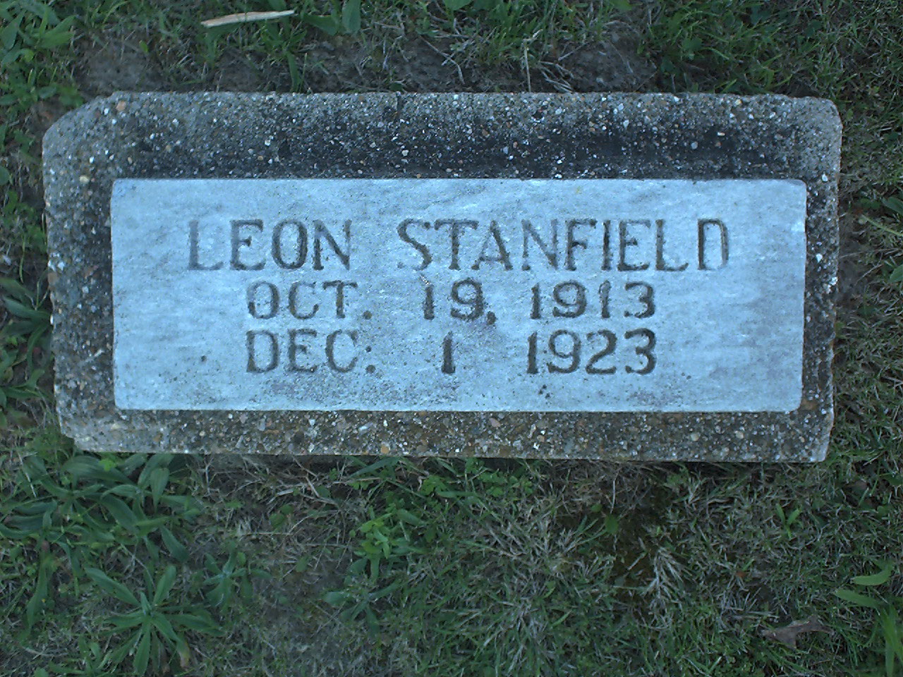 Leon Stanfield headstone