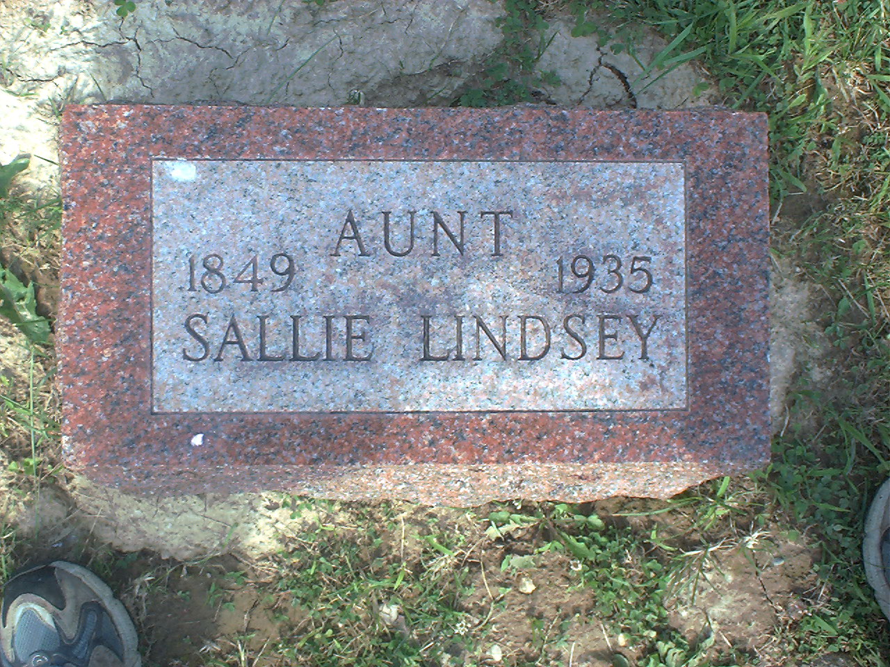 Sallie Lindsey headstone