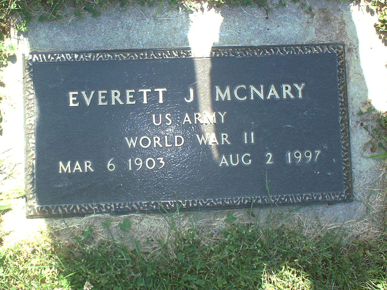 Everett J. McNary headstone